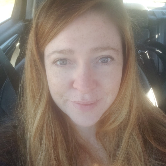 Meet your Posher, Cassandra - Picture 1 of 1